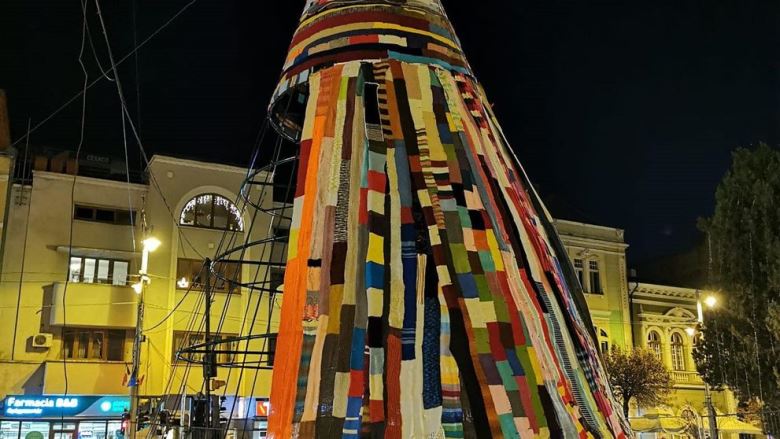 Brad de Crăciun altfel la Târgu Mureș